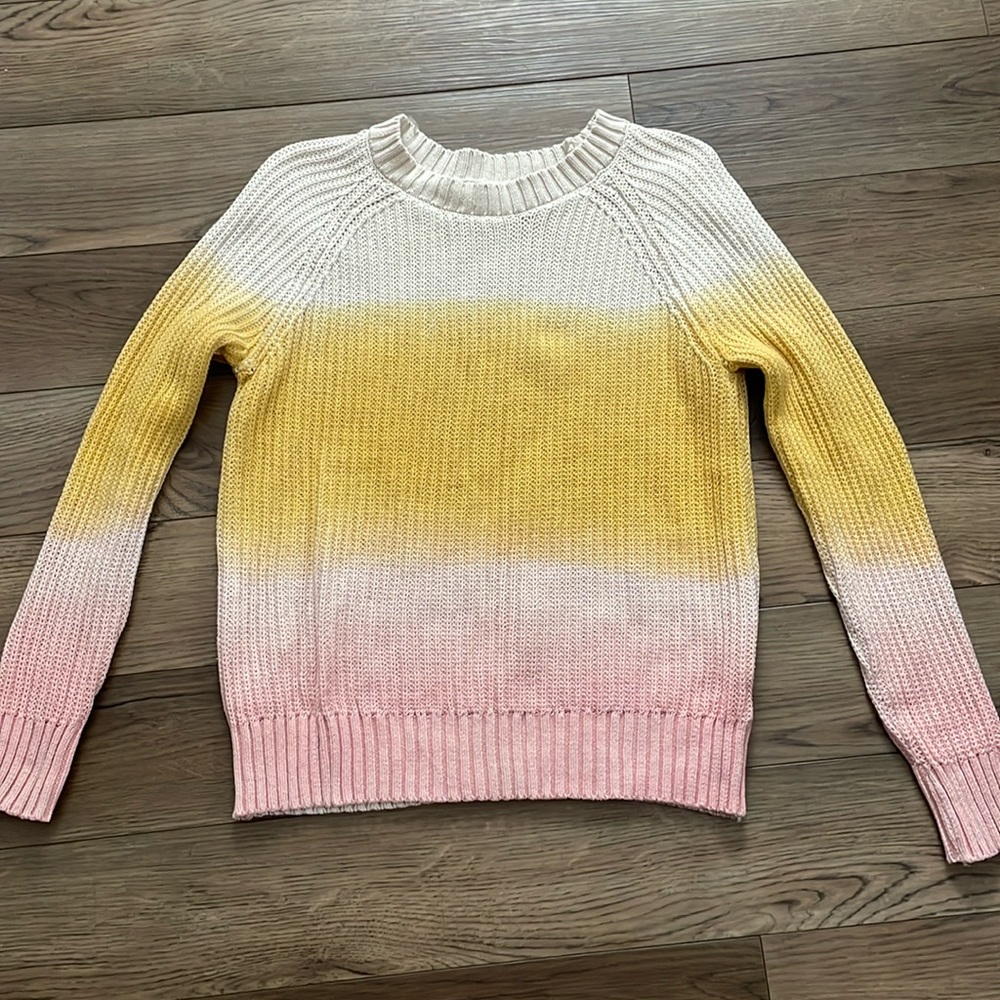 Francesca’s ombre knit crew neck sweater